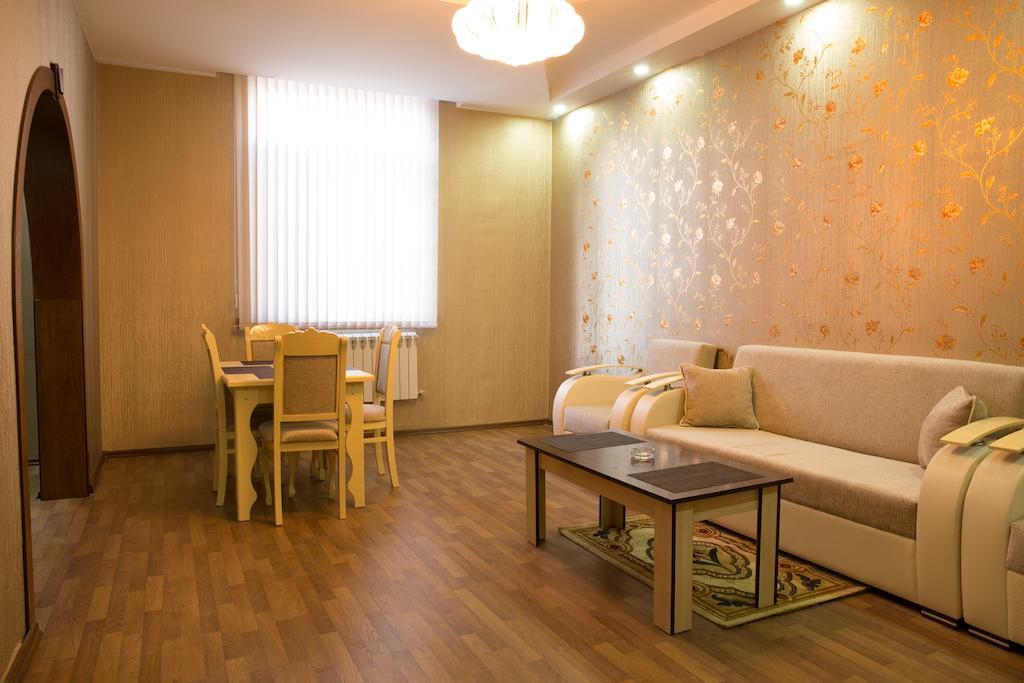 Cinema Boutique Hotel Ganja Chambre photo